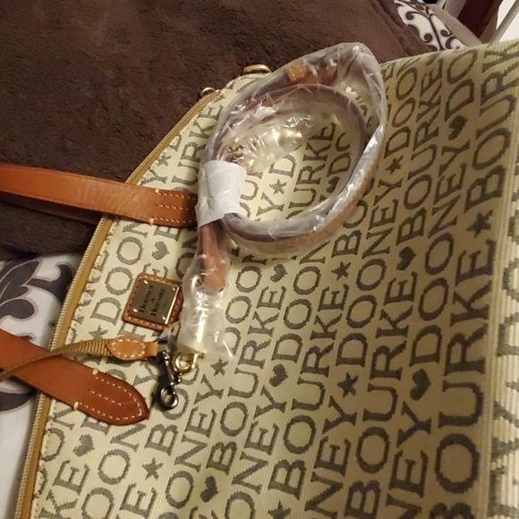 Hand bag - Picture 3 of 3